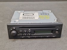Autoradio CD - Aux in - Renault Twingo II - livré avec code - 8200843548