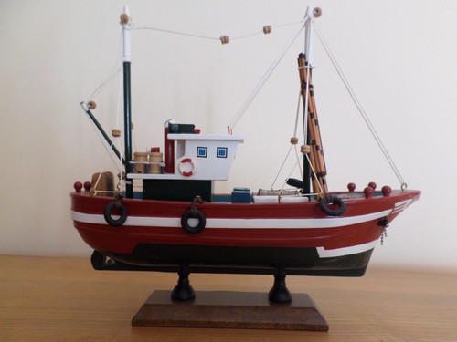 Maquette bateau peche - de,