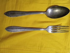 une cuillère et une