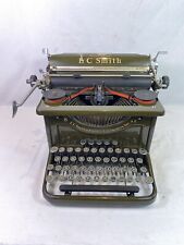 Machine à écrire L C Smith & Corona Verte MODEL 8  11 TYPEWRITER VINTAGE  TBE