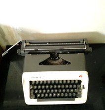 Machine à écrire manuelle