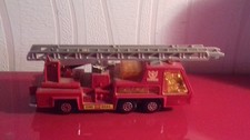 VOITURE MINIATURE DE POMPIERS  VINTAGE 1972 " MATCHBOX SUPER KINGS "