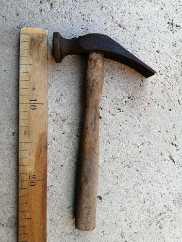 Old tool outil - tool, très