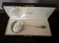 Pelle à fraises ARGENT MASSIF SILVER poinçon minerve Lapparra  & Gabriel 