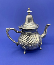 Théière orientale ancienne