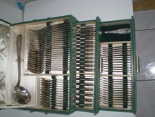 MENAGERE DE 87 PIECES METAL ARGENTE COUTEAUX FOURCHETTES COUVERTS A POISSON