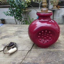 Pied de lampe Design céramique rouge décor tétons en relief 1960-70 ,30cm haut