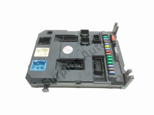 Boite fusibles habitacle - boite,
