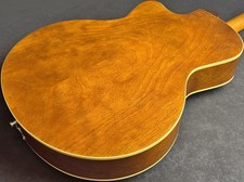 Godin 5th Avenue Kingpin II P90 Cognac Burst