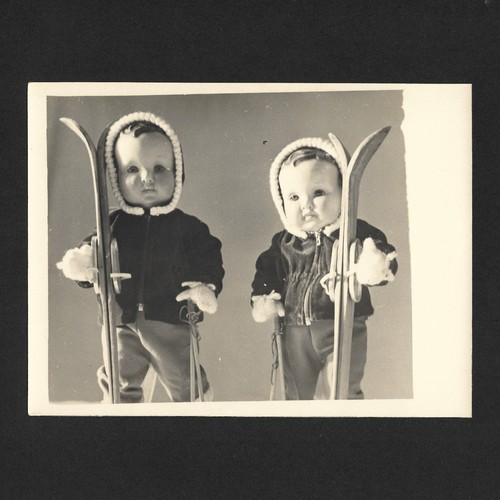 Deux poupées ski montagne