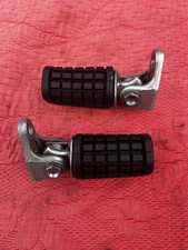 Honda CB1100R foortpegs