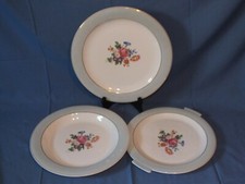 Set de 3 Plats vintage en porcelaine opaque de Salins