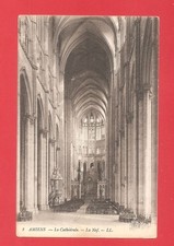 1 CPA AMIENS (80) la Cathédrale la Nef (dos vert)
