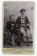 PHOTO CDV, un militaire & un homme en habit montagnard canne décor montagne