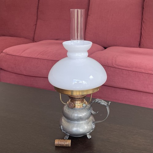 Ancienne lampe pétrole - à,