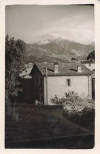 ANCIENNE PHOTOGRAPHIE MAISONNETTE AU PIED DES MONTAGNES