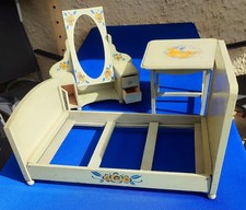 Ensemble De Petit Meuble Pour Poupée A Restaurer