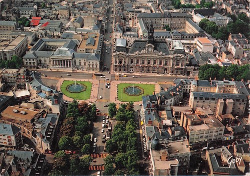 Tours place palais et - 37,
