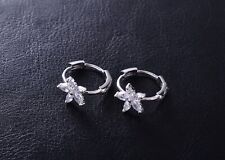 Huggie Créole Boucles 1.5cm 5A Zircone Fleur Design 925 Argent Sterling