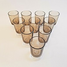 10 petits verres à liqueur