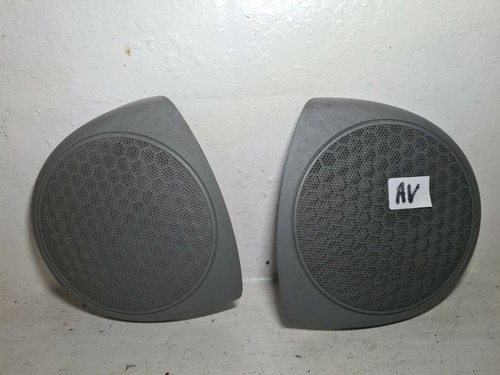 Cache enceinte porte avant