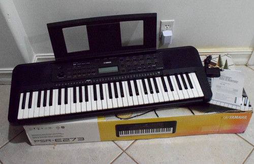 Yamaha psr e273 - psr-e273, portable