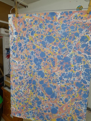 Papier marbré cuve de - papier, la