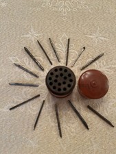Ancienne petite boîte - , buis