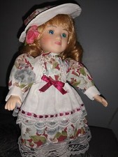 Rare Poupée En Porcelaine