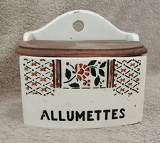 Ancienne petite boite allumettes murale Pyrogène Grattoir Faïence 