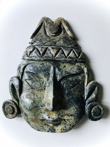 Masque africain stylisé