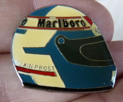 Beau pin casque - pin's, f