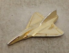 AVION MIRAGE 2000 DASSAULT FEVE PENDENTIF METAL 3D