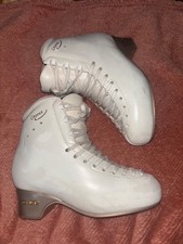 edea chorus figure skates 240
