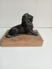 statuette lion en bronze
