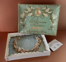 Boîte ancienne "Les Parures