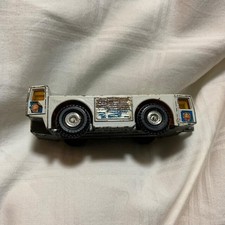 Tracteur de remorquage Tomica