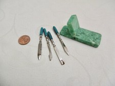 NÉCESSAIRE À ONGLES DE