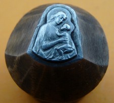 Ancienne matrice /poinçon outil ( A2259) 106g  la vierge et l'enfant