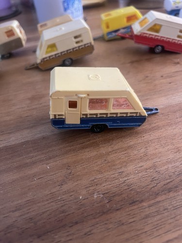 Ancienne caravane 70 - ancienne, 1/70
