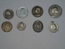 Lot de 8 petites médailles