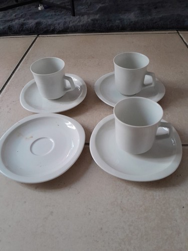 Lot tasses et 4 - lot, de