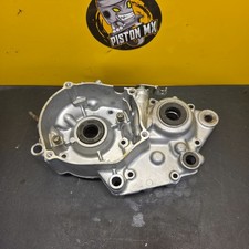 CARTER MOTEUR  GAUCHE 4ES00