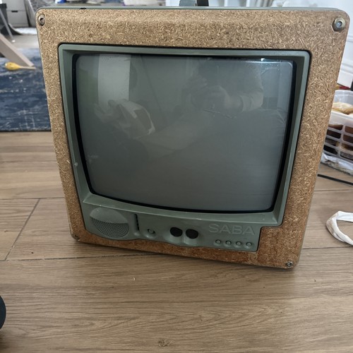Télévision pouces couleur - 14,