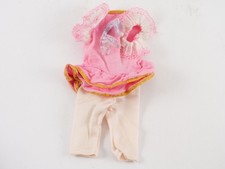 Combinaison rose pour poupée