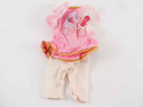 Combinaison rose pour poupée