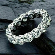 Bague anniversaire 4,50 ct