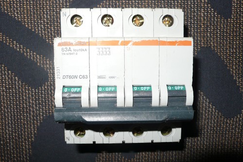 Disjoncteur tetrapolaire 63a - disjoncteur,