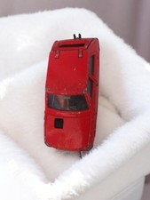 Véhicule miniature ancien