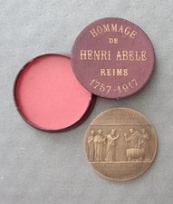 Médaille Champagne Henri Abelé dans son écrin